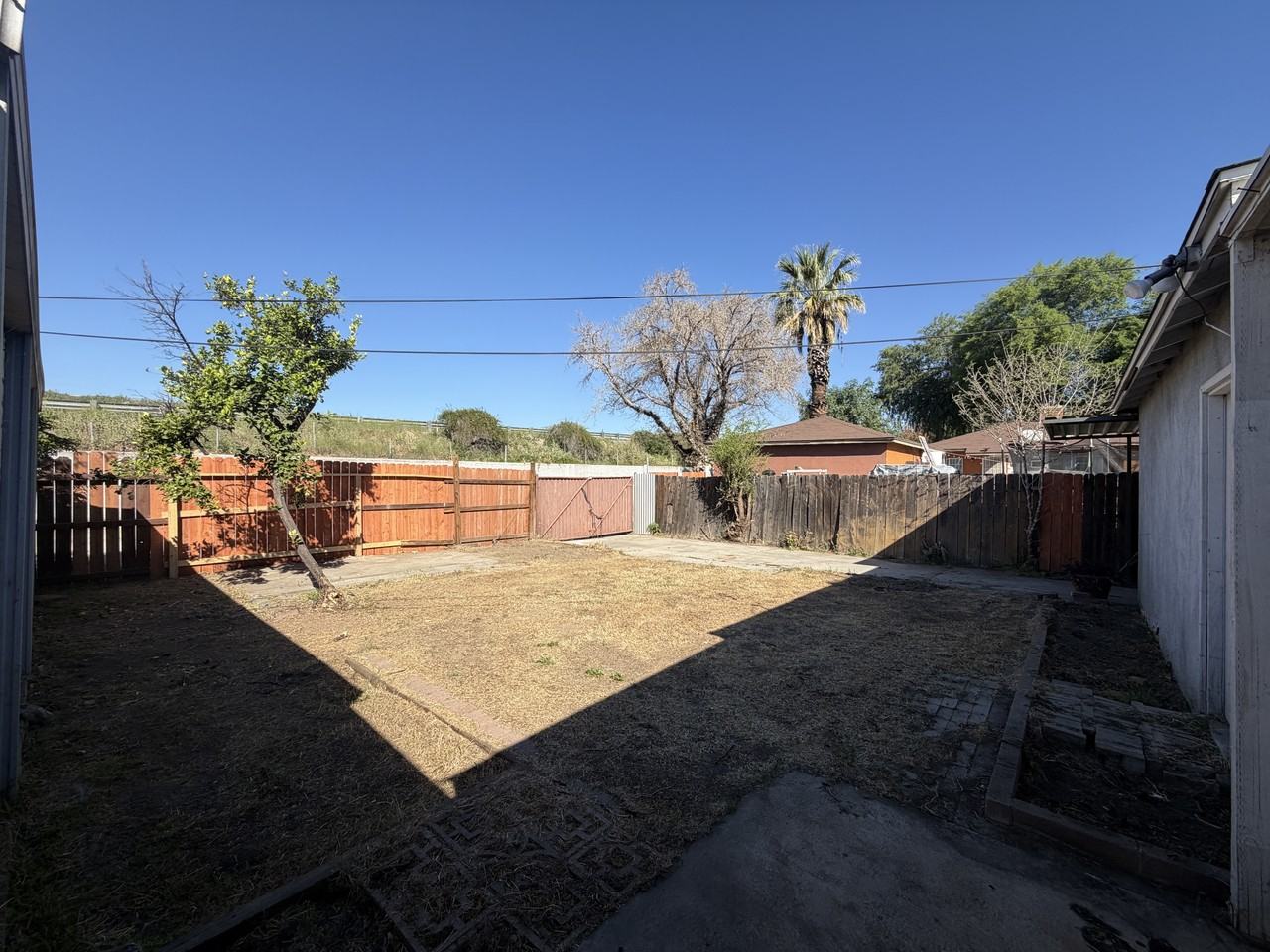 858 W 23rd St #1 - Photo 2 of 2