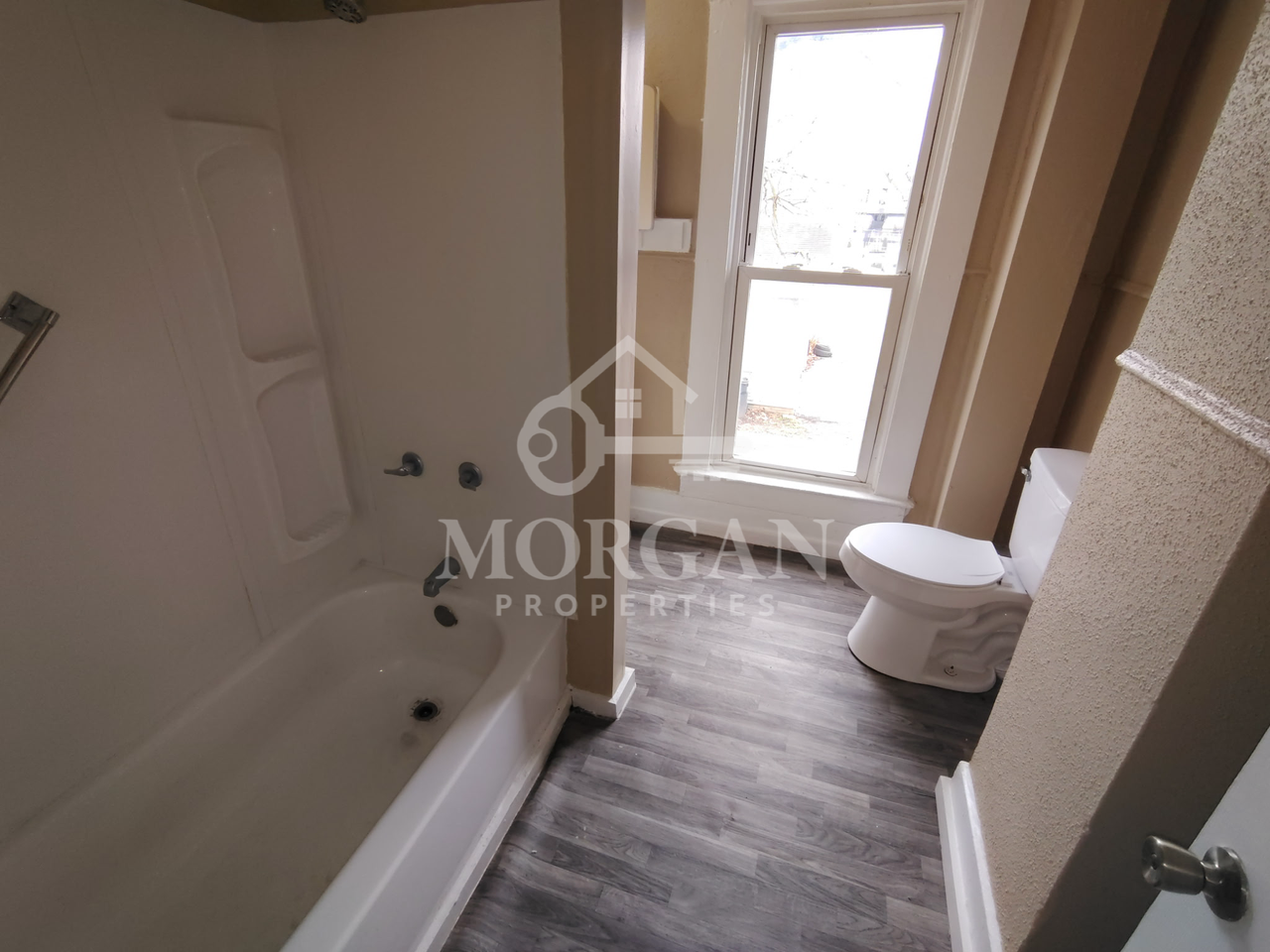 925 W 5th St #3 - Photo 4 of 6