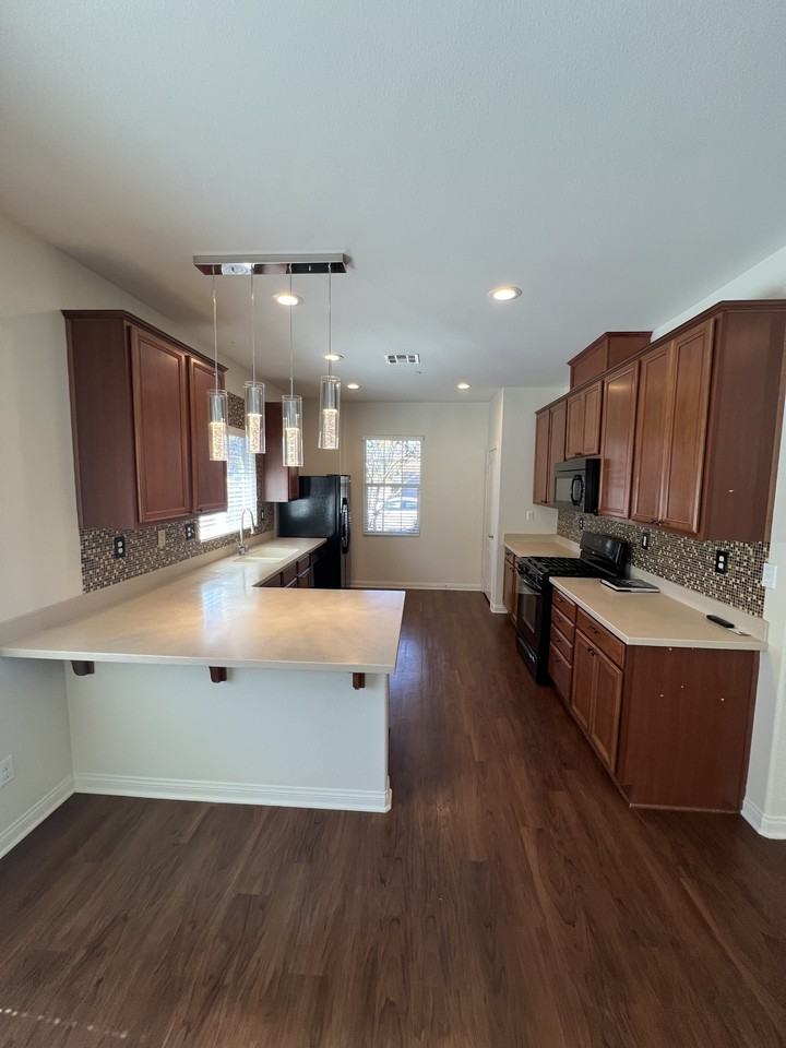 42912 Beamer Ct #42912 - Photo 5 of 19