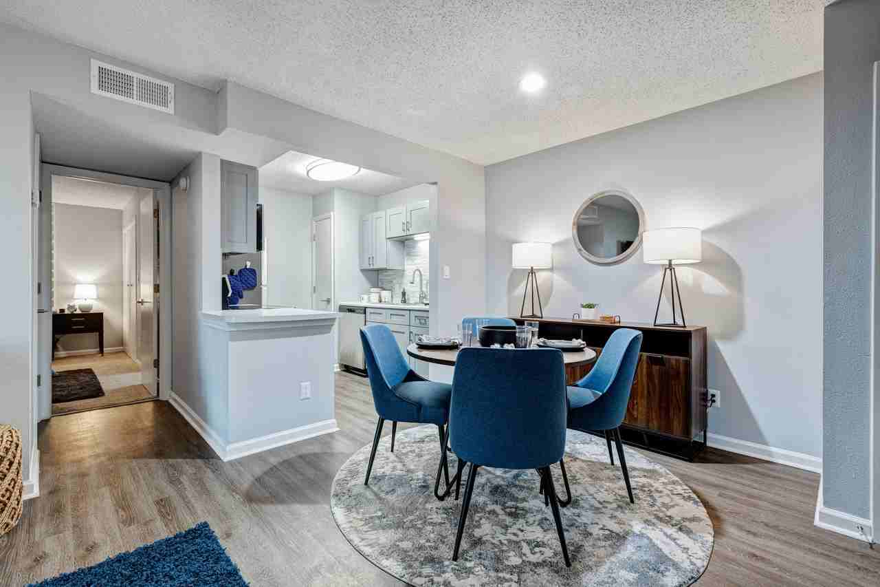 3205 E Olive RoadUnit 5-055 #5-055 - Photo 4 of 17