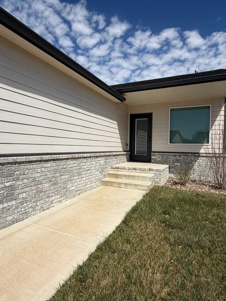 15672 E 21st St N #1 - Photo 4 of 50