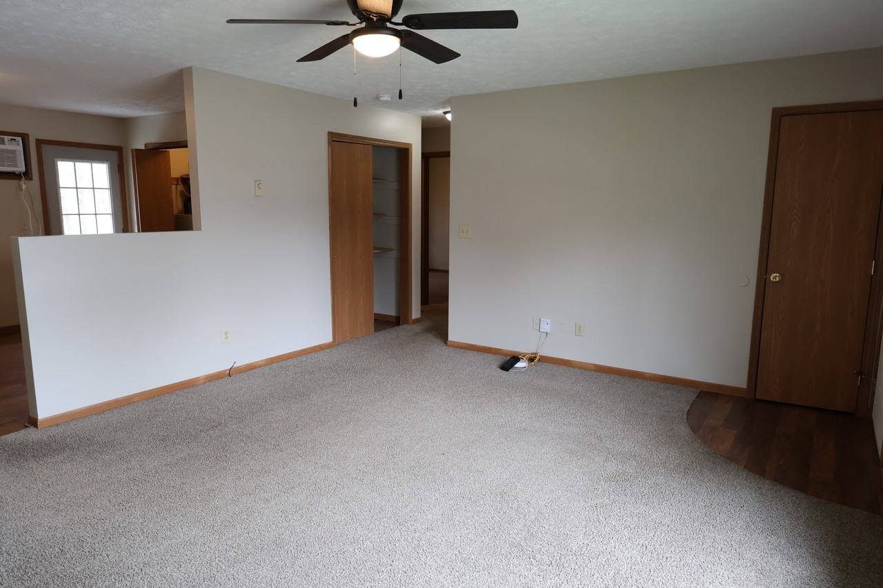 8 Westside Ct #8 - Photo 7 of 28