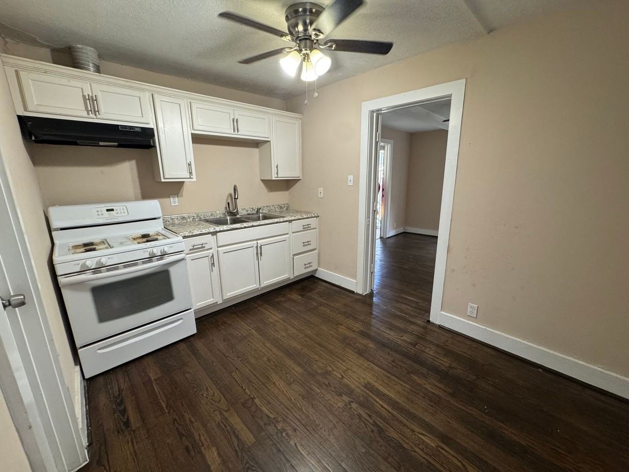 7016 Avenue F - Photo 5 of 19