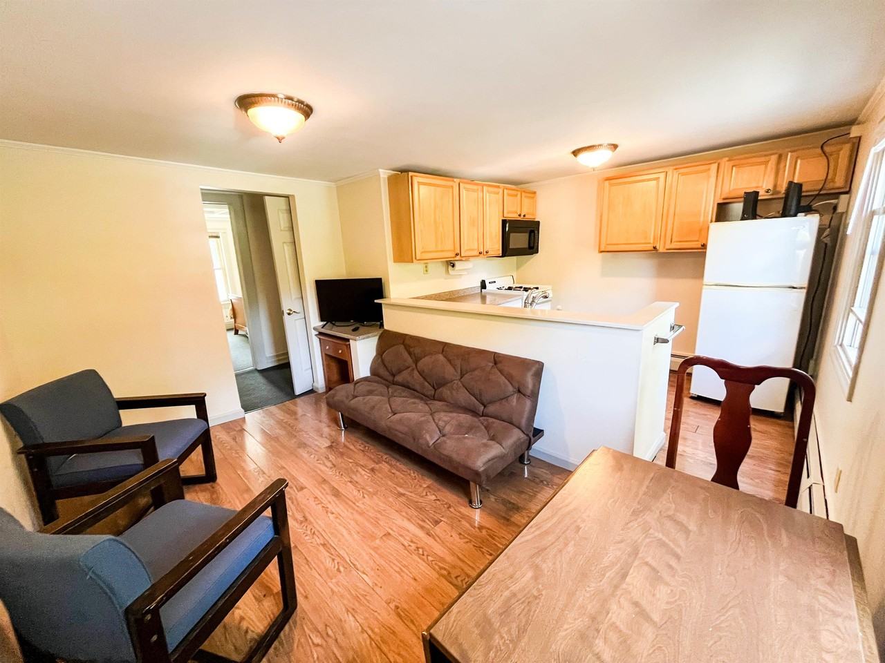 324 Center St #2 - Photo 2 of 10
