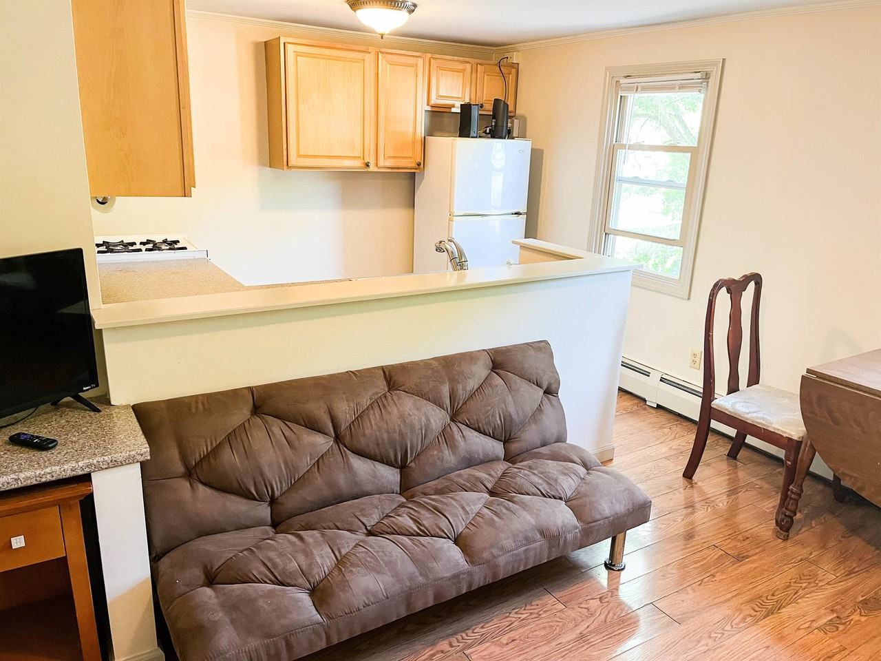 324 Center St #2 - Photo 3 of 10