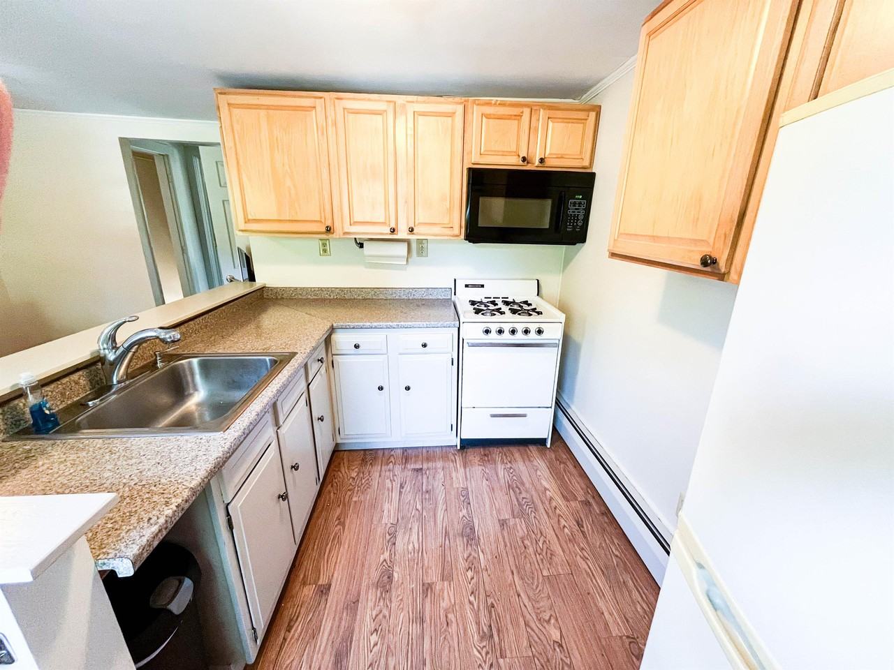 324 Center St #2 - Photo 4 of 10