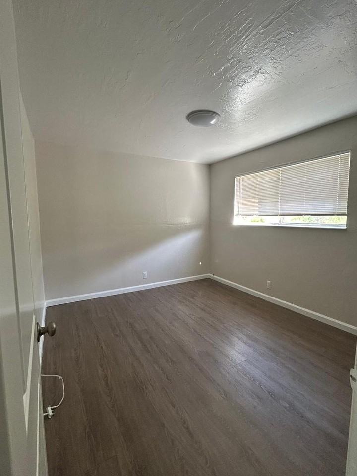 10 and 12 San Pablo Ave - Photo 6 of 11