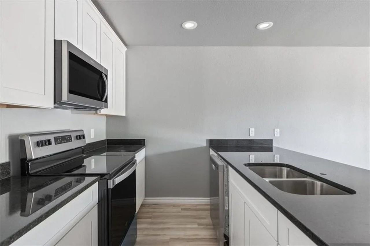 9114 Royal Lane - Photo 3 of 50