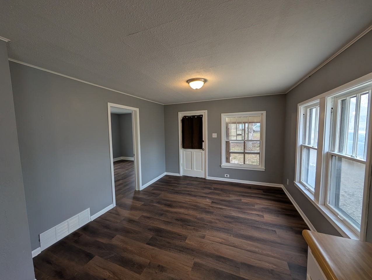 415 Sw Watson Ave #1 - Photo 6 of 16