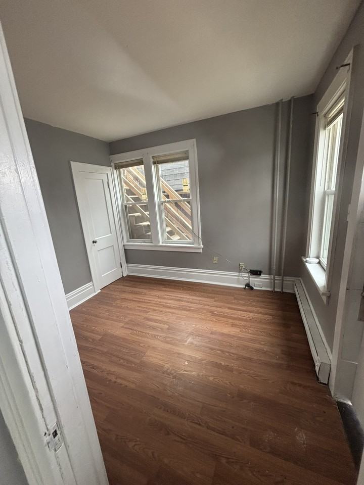 1725 Revere St #1 - Photo 3 of 4