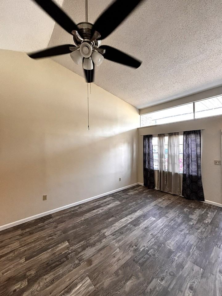 1134 Se 3rd St #1 - Photo 3 of 26