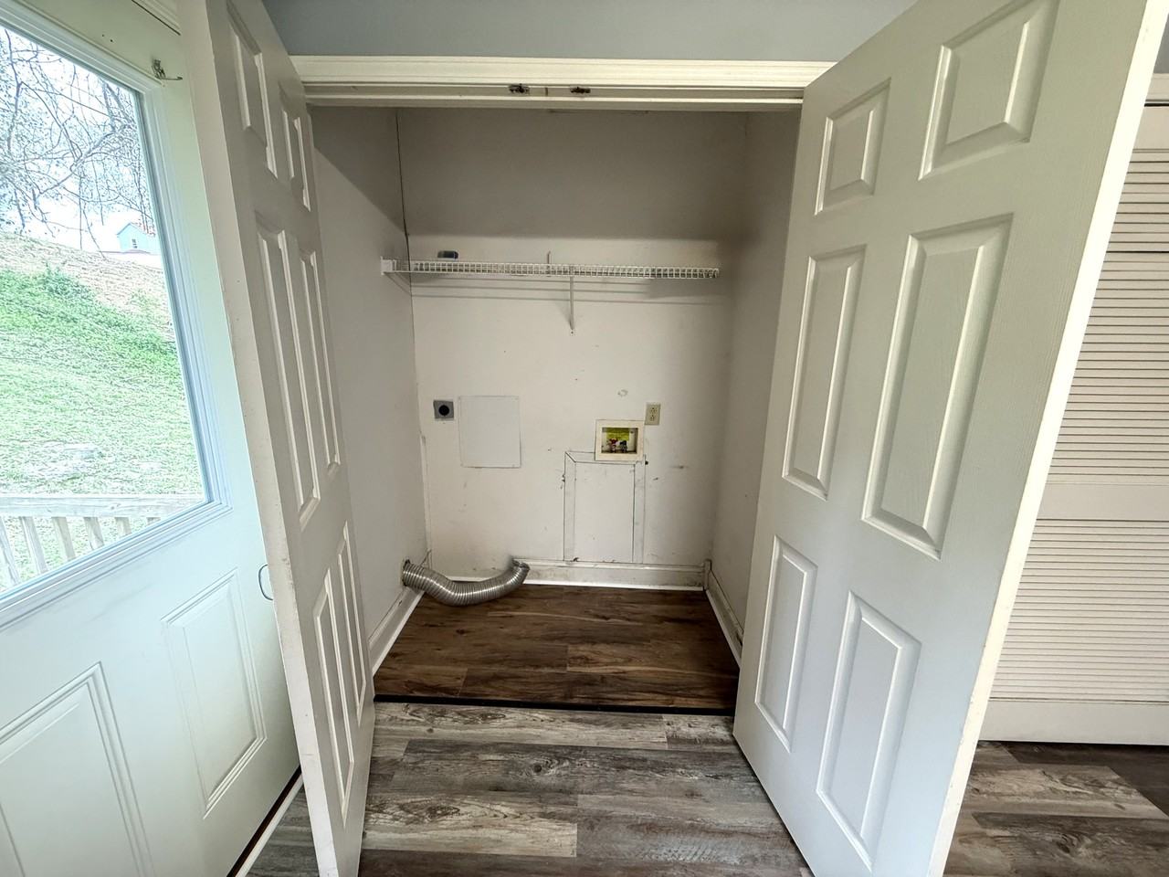 709 W Columbia St #1 - Photo 6 of 11