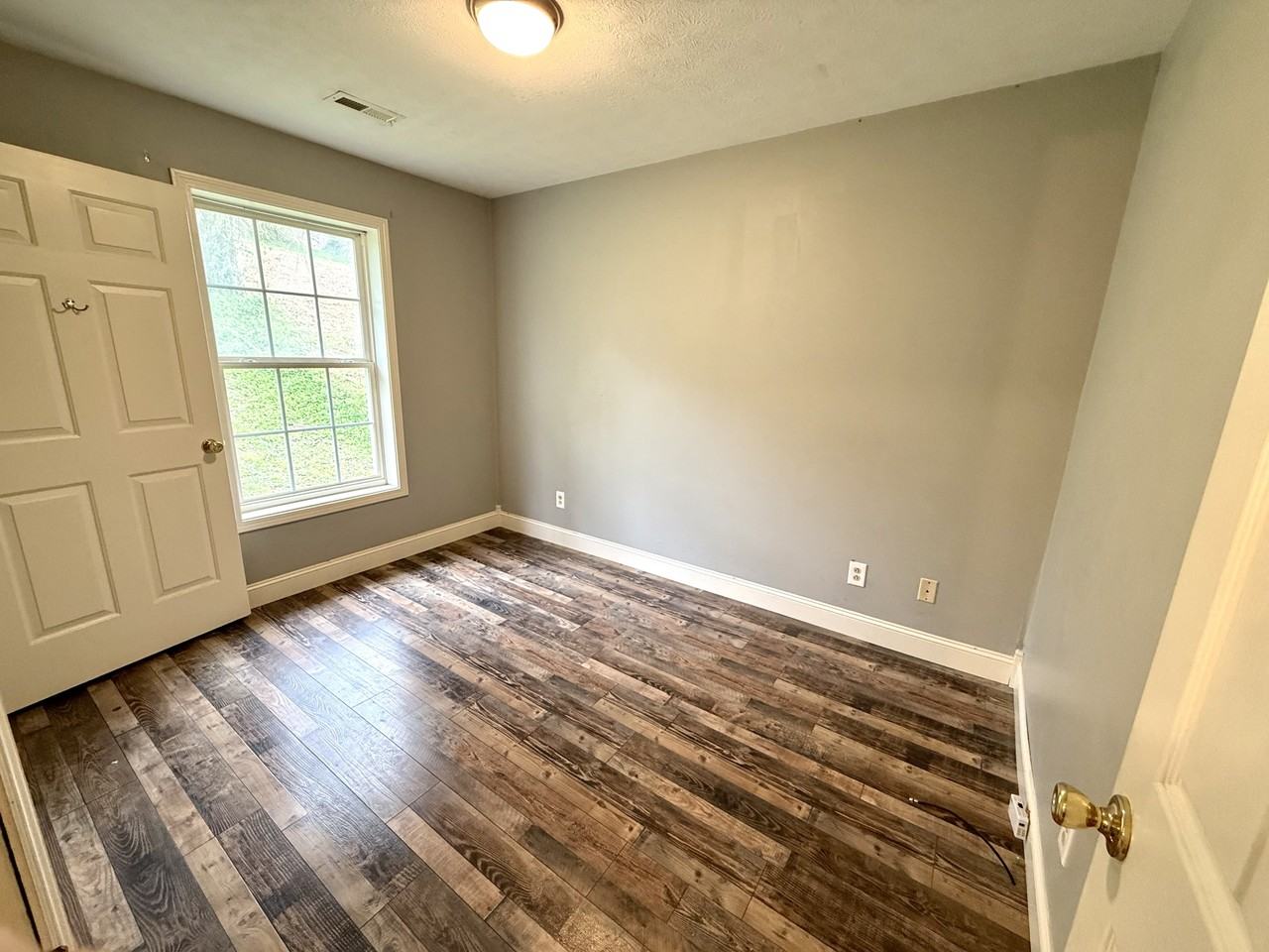 709 W Columbia St #1 - Photo 7 of 11