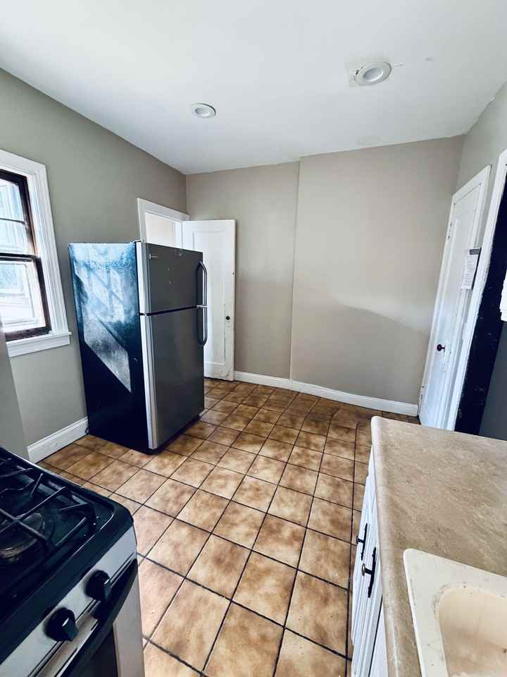 999 Dewey Ave #999 - Photo 4 of 20