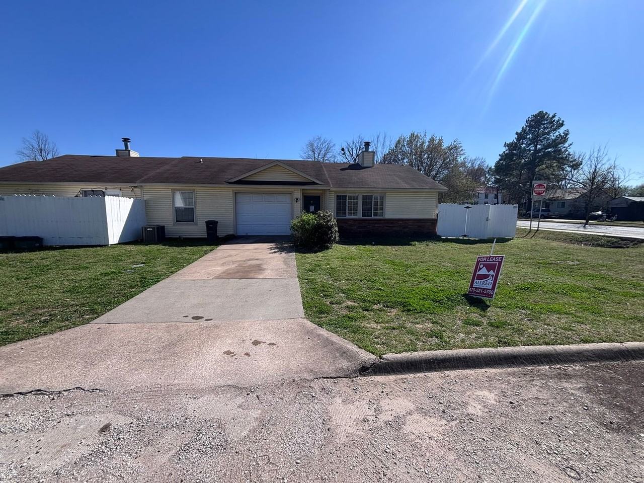 1777 N Noelle Ave - Photo 2 of 27