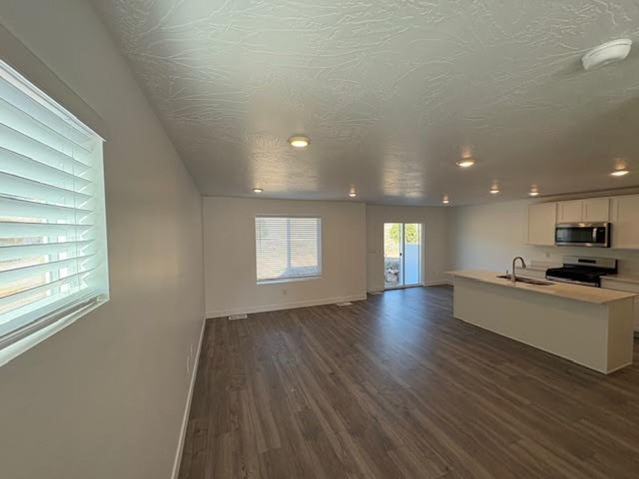 618 S Rockwell Ln #1183 - Photo 2 of 16