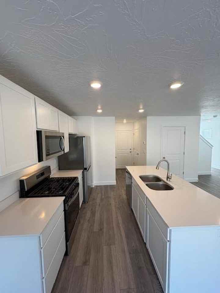 618 S Rockwell Ln #1183 - Photo 3 of 16