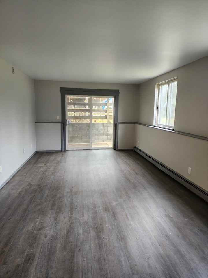 280 Shannon Ct #4 - Photo 2 of 11