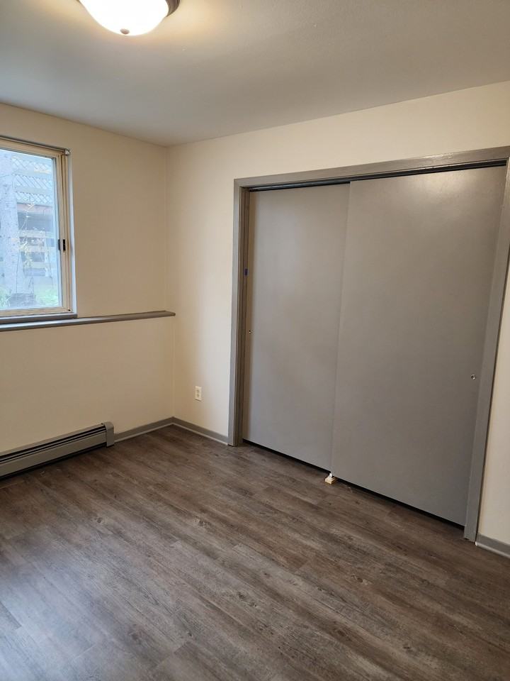 280 Shannon Ct #4 - Photo 6 of 11