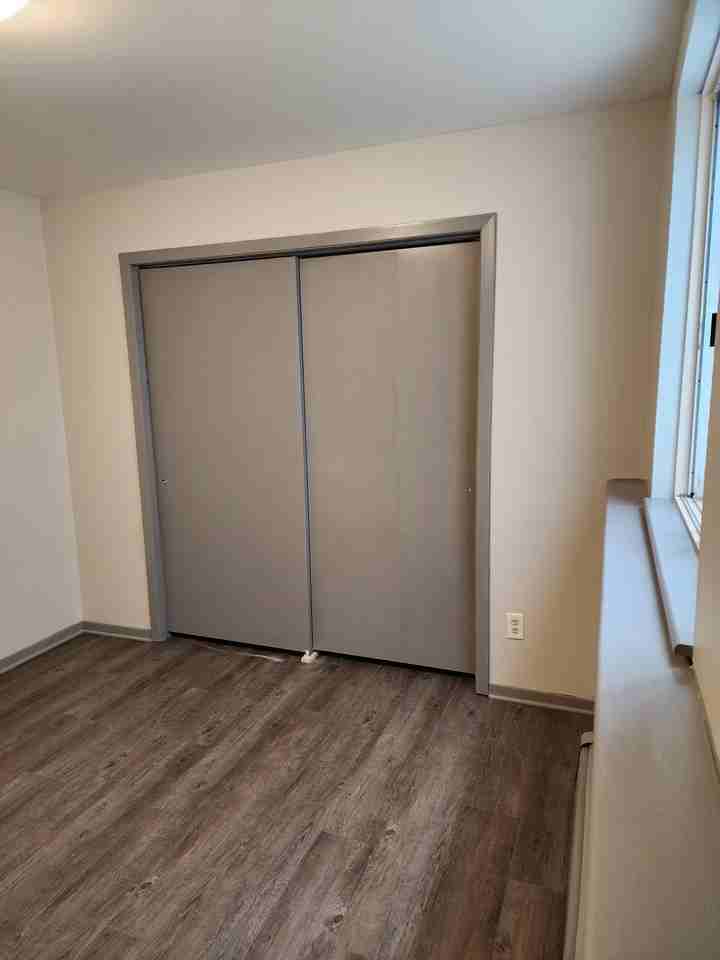 280 Shannon Ct #4 - Photo 7 of 11