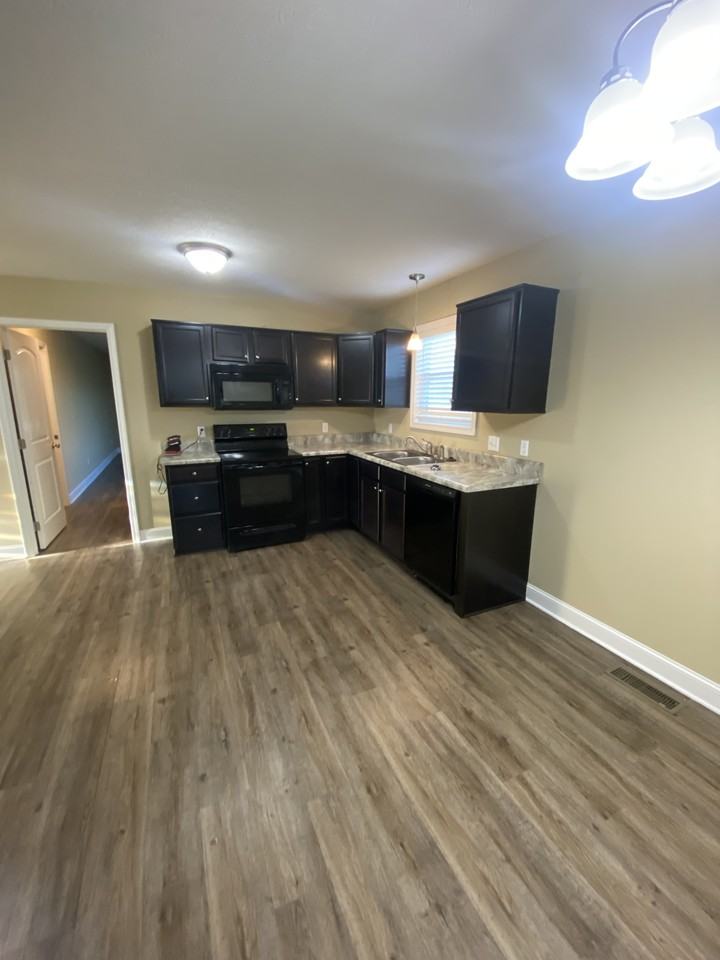328 Fairbanks Ave #1 - Photo 3 of 26