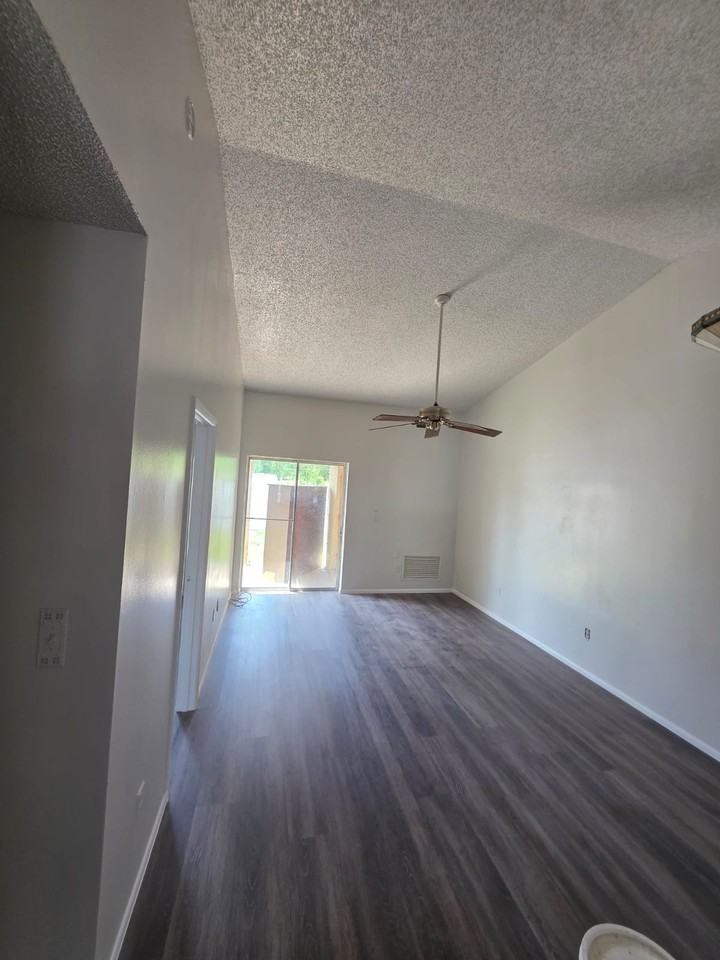 5146 La Mancha Ct #1 - Photo 2 of 10