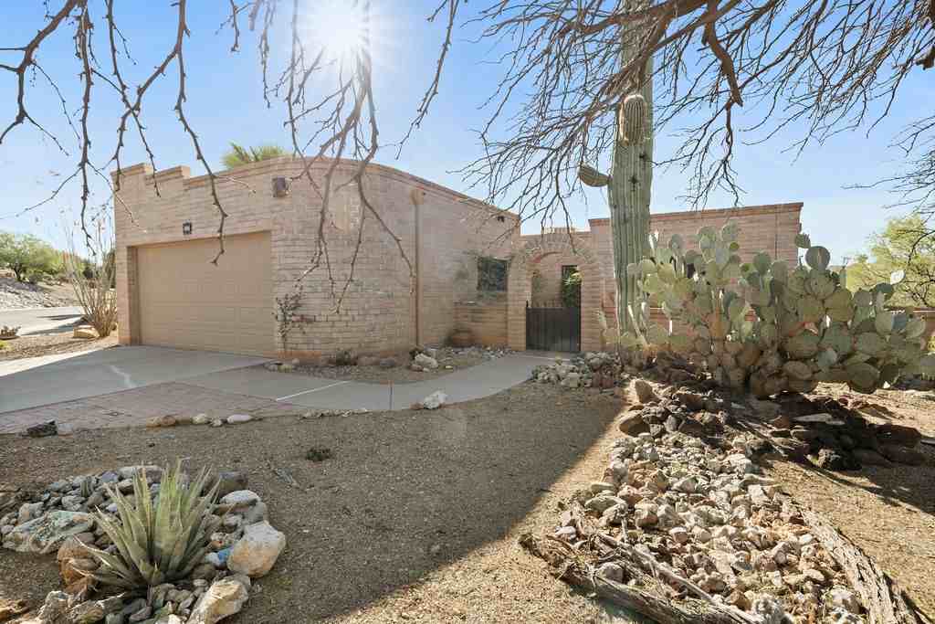 1021 W Desert Canyon Pl #1 - Photo 2 of 50