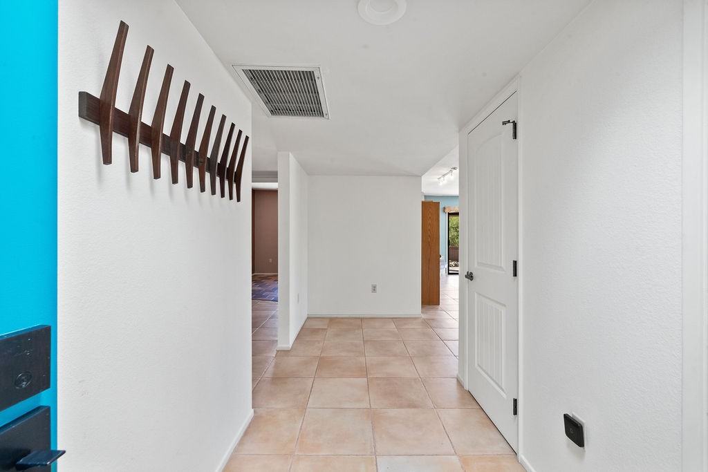 1021 W Desert Canyon Pl #1 - Photo 5 of 50