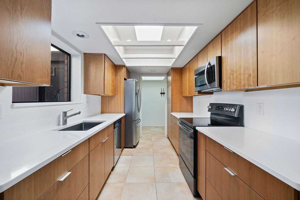 1021 W Desert Canyon Pl #1 - Photo 7 of 50