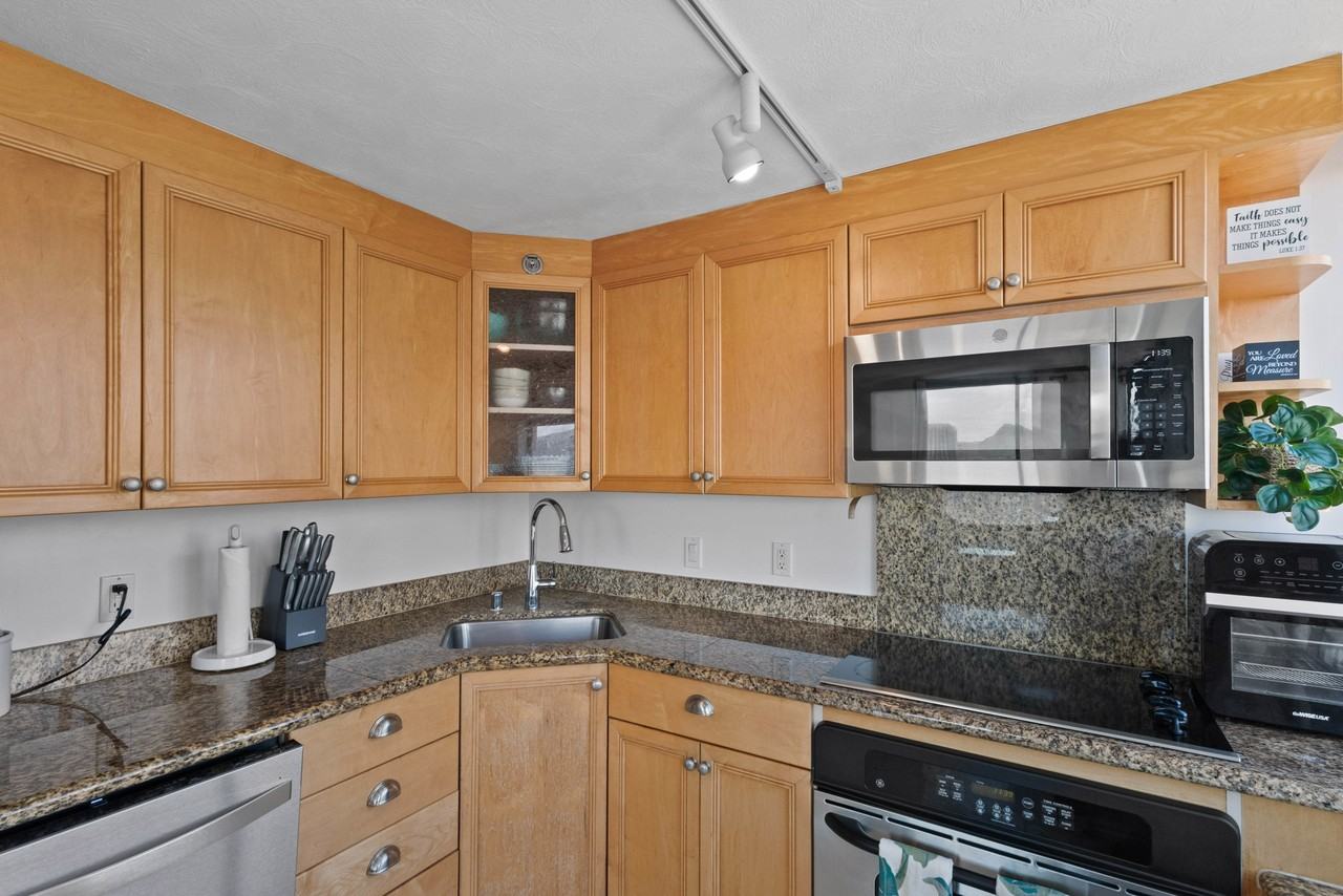 343 Hobron Ln #3102 - Photo 4 of 20