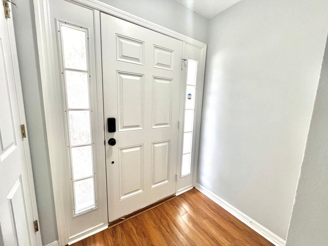 4679 Ashburn Square Dr - Photo 2 of 28