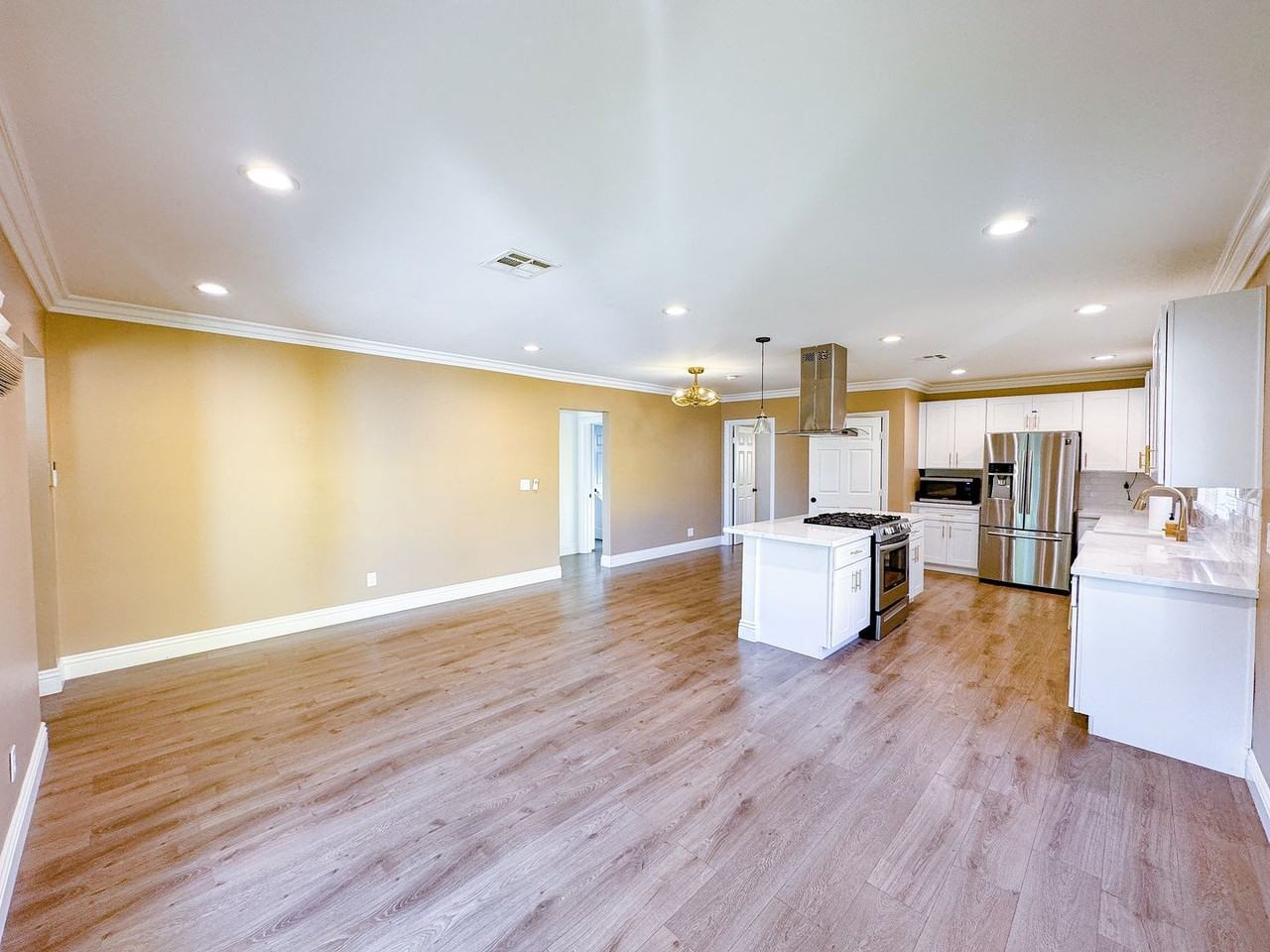 3017 W 84th St - Photo 5 of 18