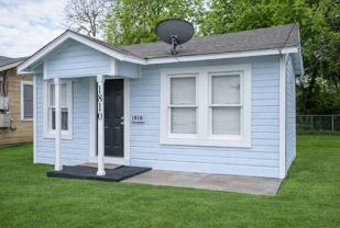 1810 Burnet St - Photo 1 of 1