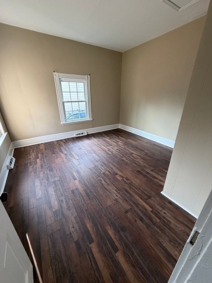 313 Wadsworth St - Photo 5 of 11