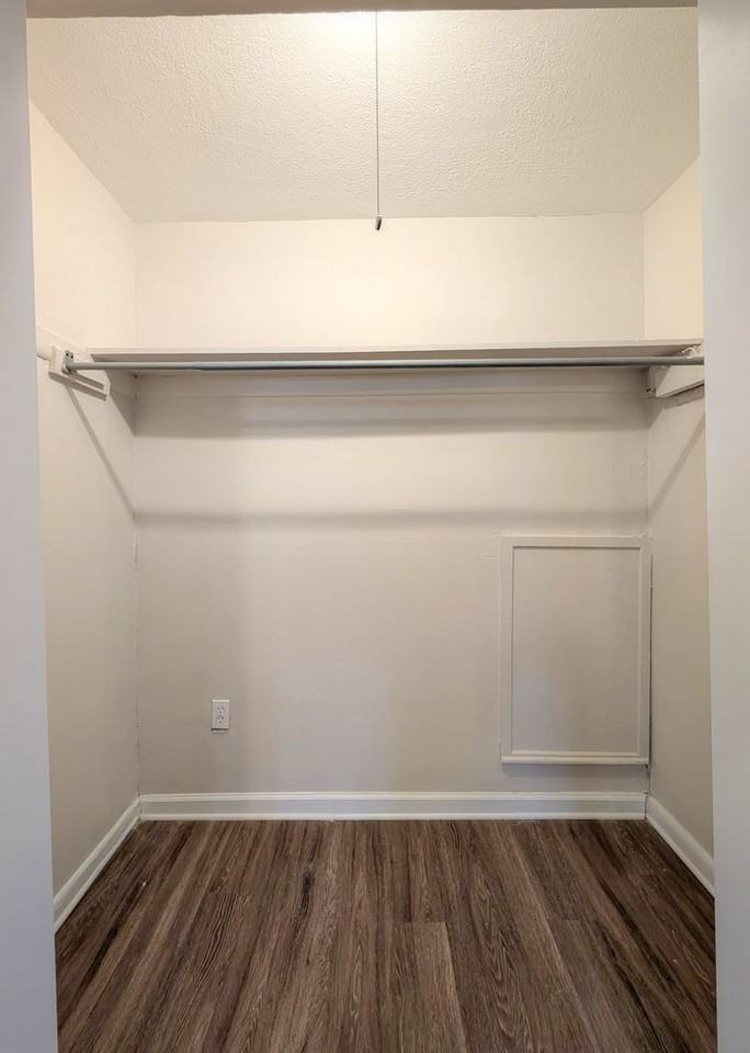 The Herschel Apartments - Photo 3 of 11