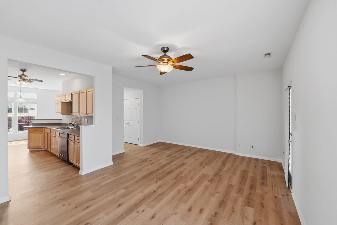 4957 Sunburst Ln - Photo 2 of 35