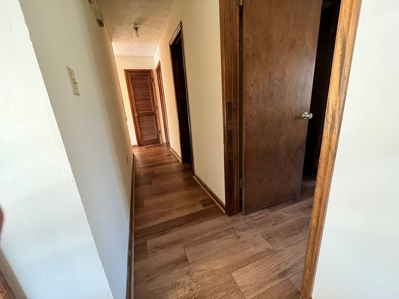 135 Williamson St Sw - Photo 6 of 9