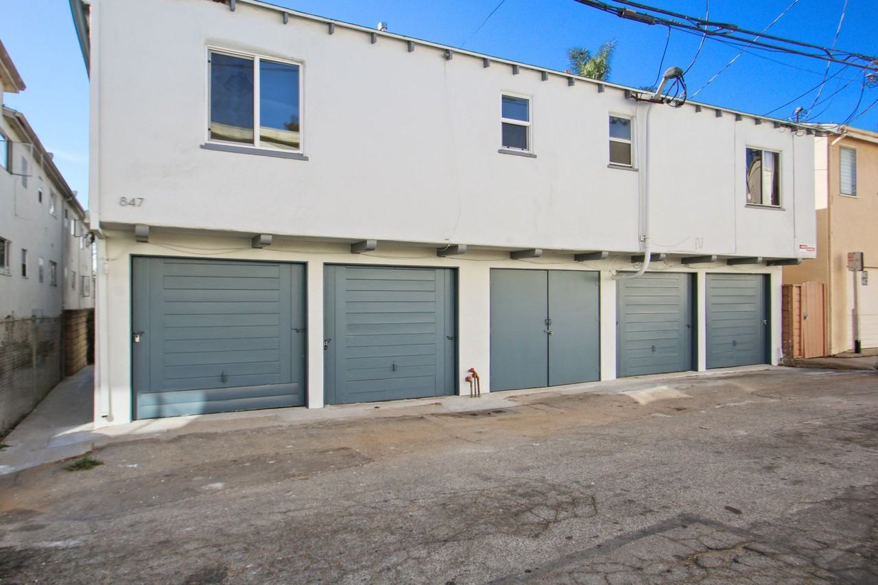 847 6th St in Santa Monica - Photo 2 of 3