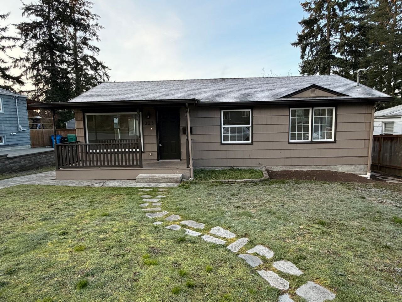 323 Ne 158th St - Photo 2 of 50