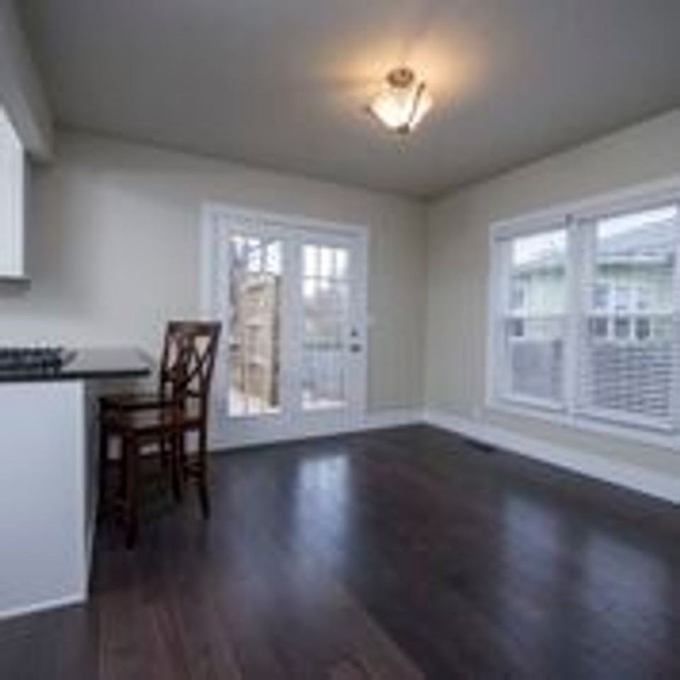 1077 S Roanoke Ave - Photo 6 of 16