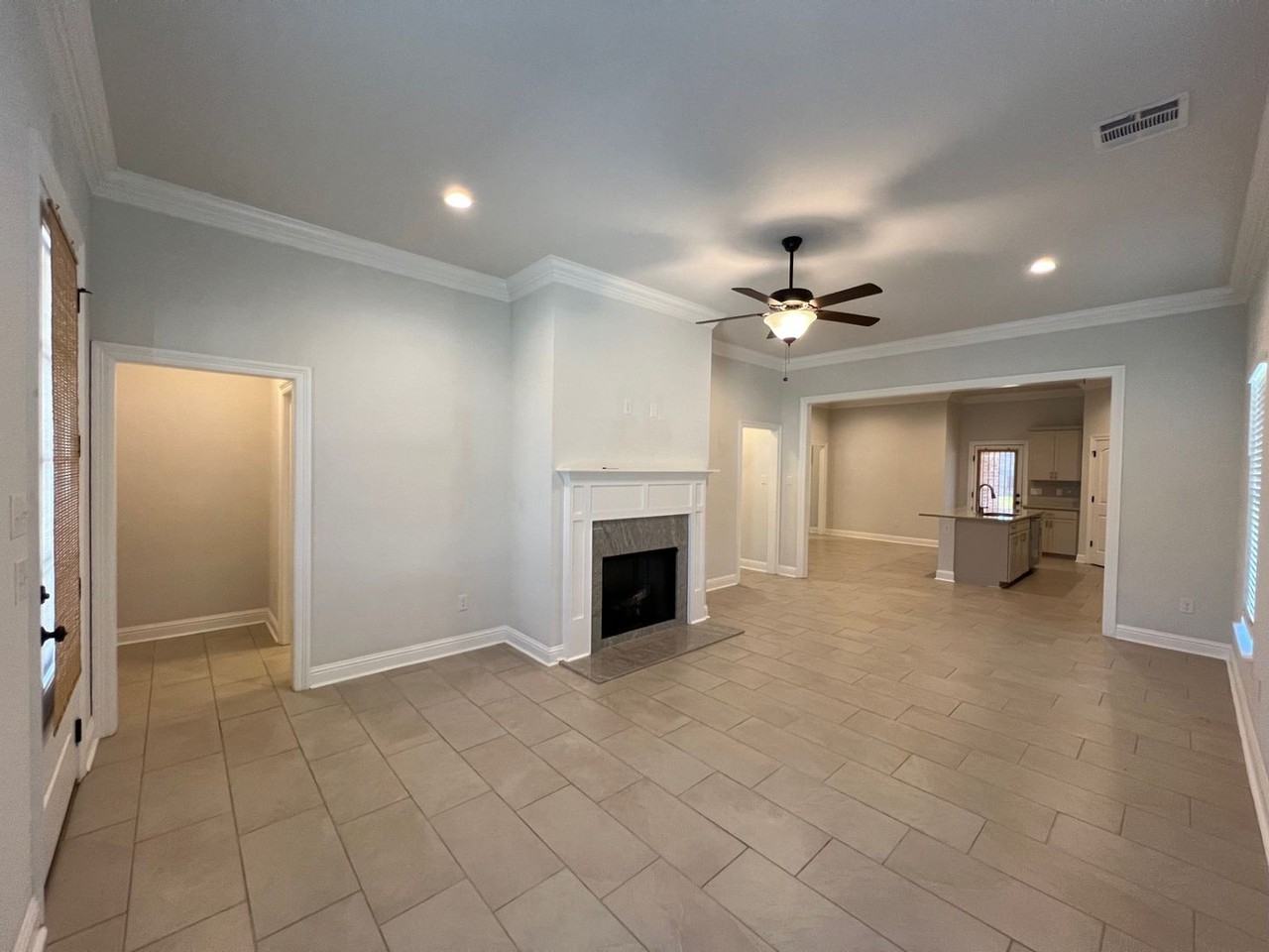 9922 Stratford Dr - Photo 4 of 21