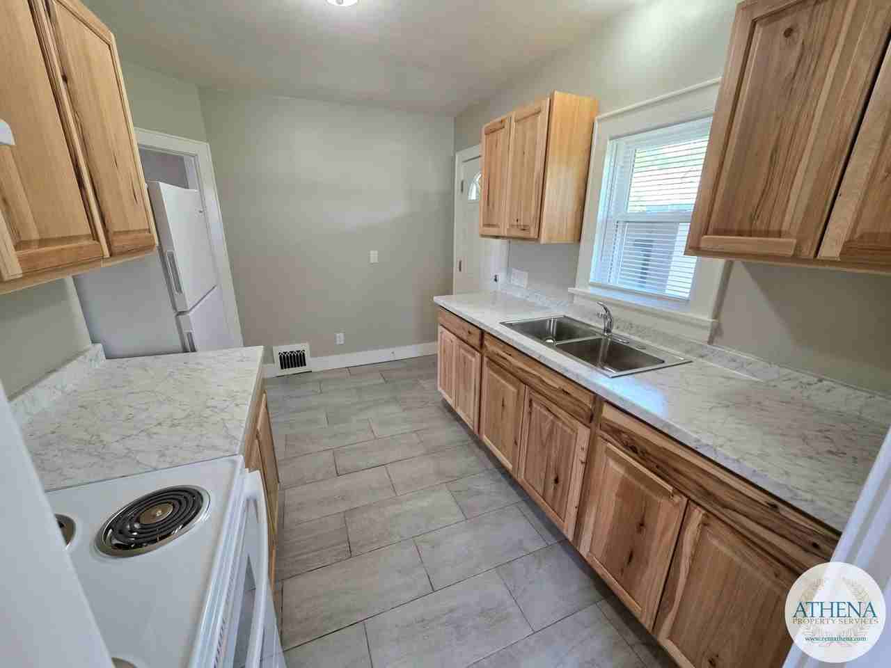 8 N Park Ave - Photo 6 of 16