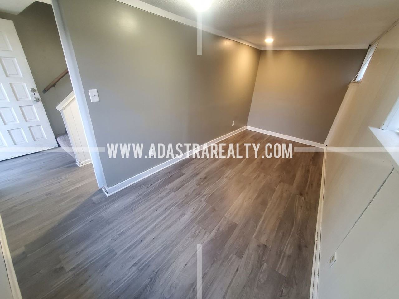 9414 Ballentine St - Photo 4 of 20