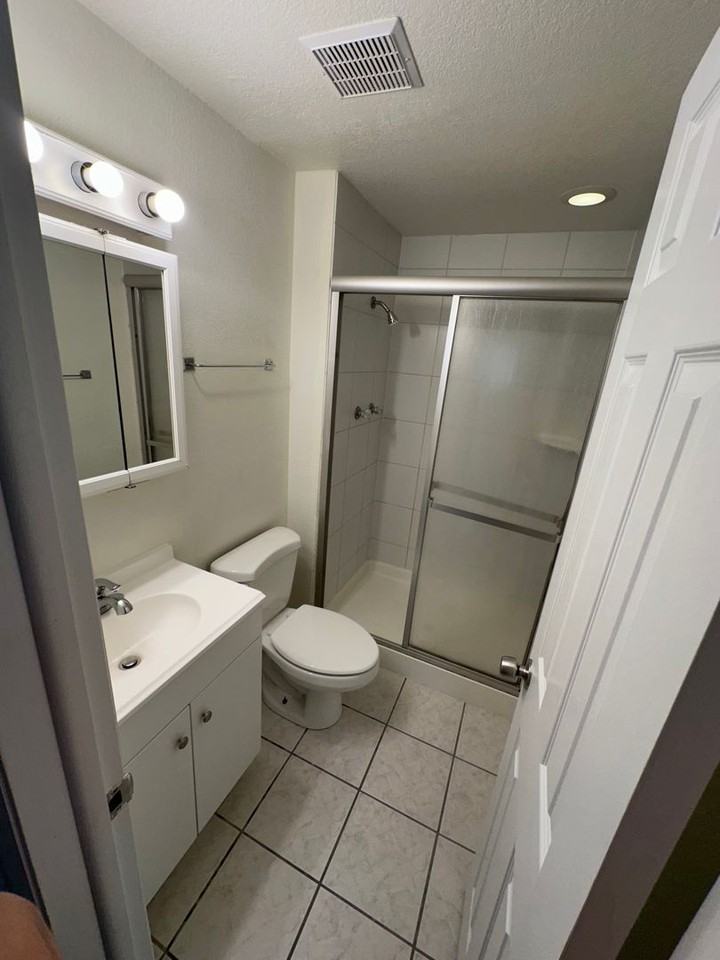 1036 Lilac St - Photo 6 of 15