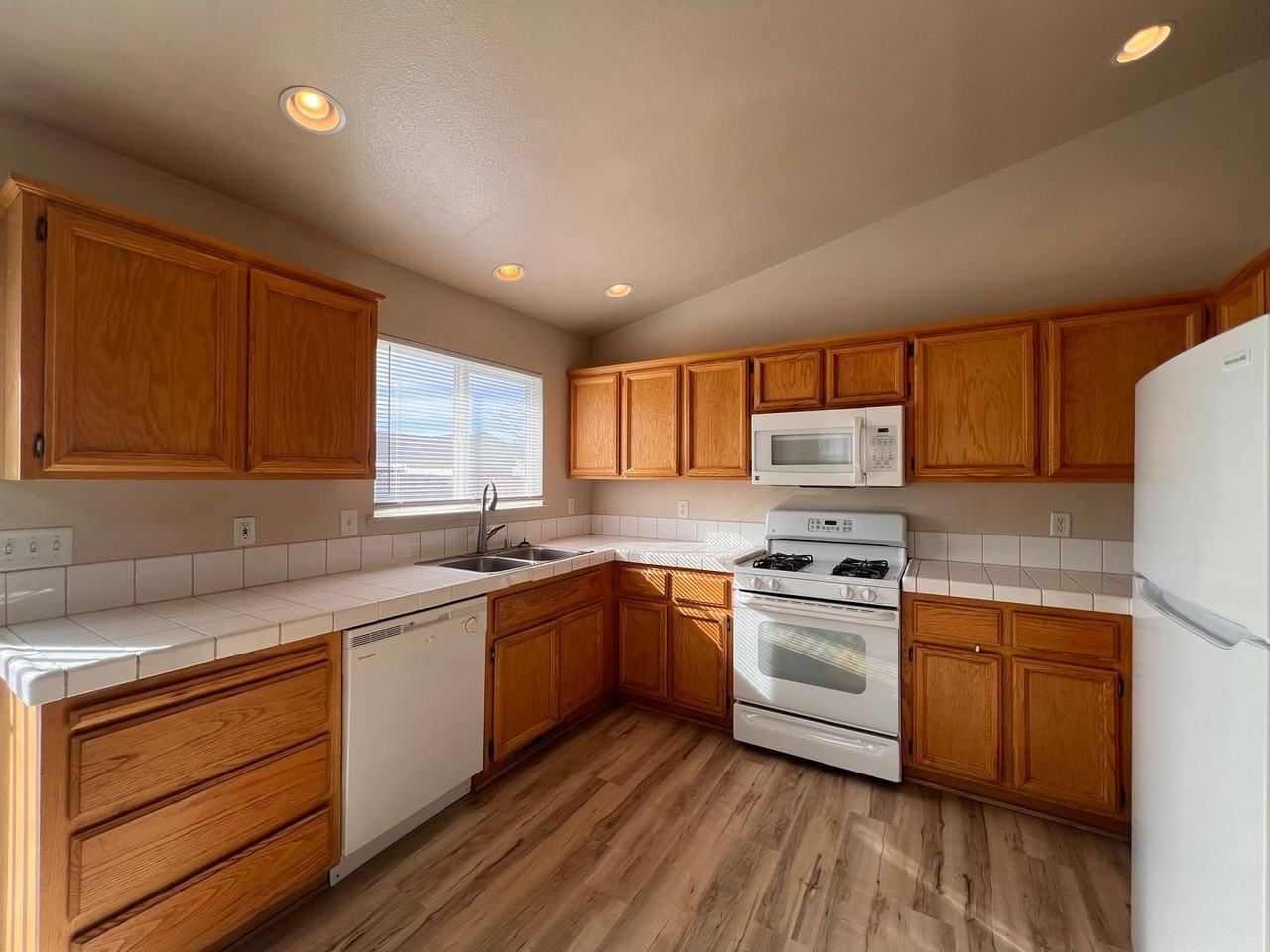 1217 Jacob Ln - Photo 3 of 32