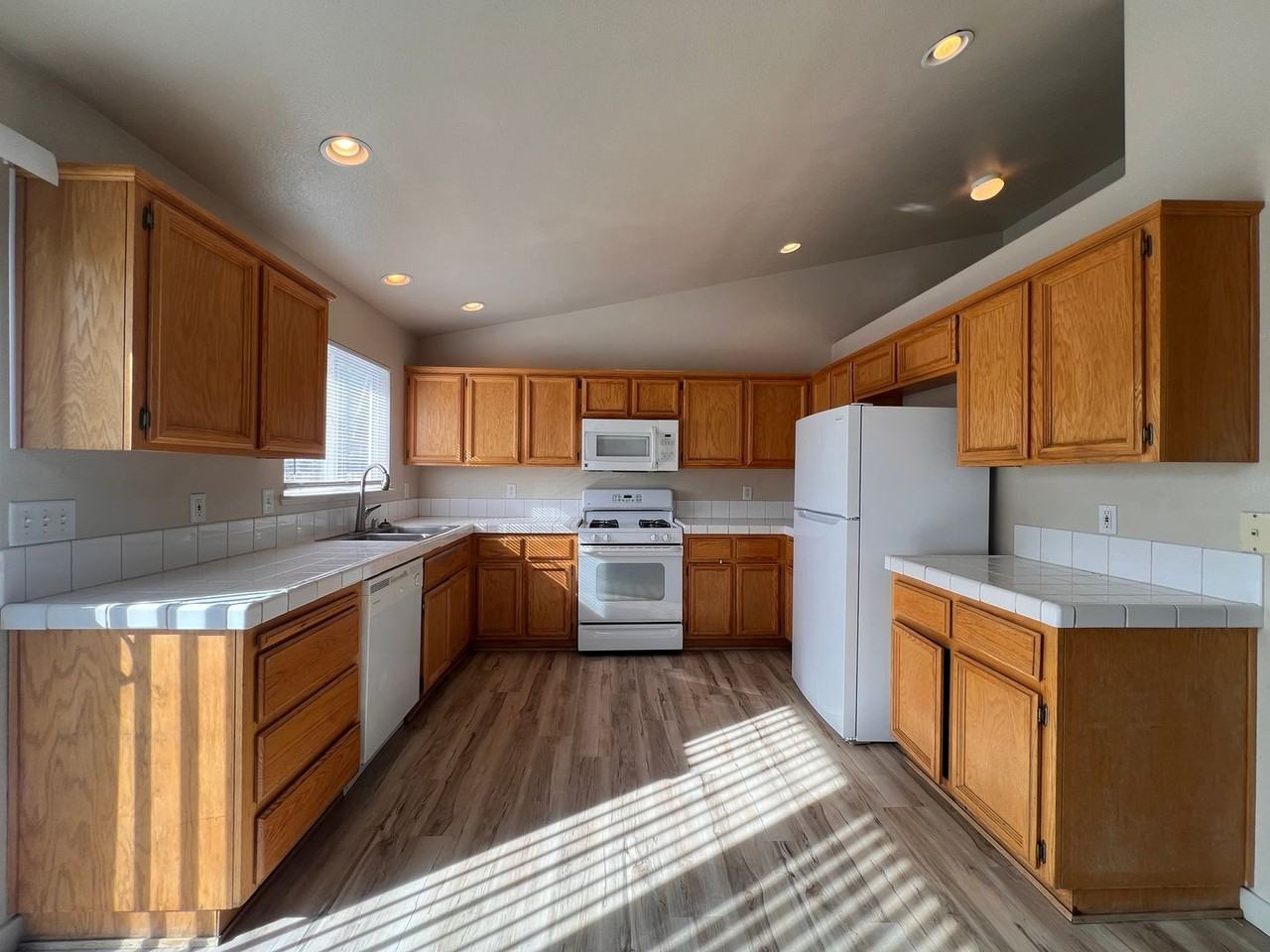 1217 Jacob Ln - Photo 4 of 32