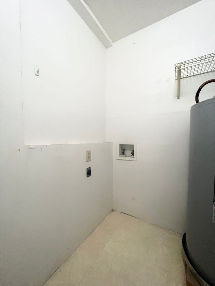 3229 Coleman St - Photo 6 of 8