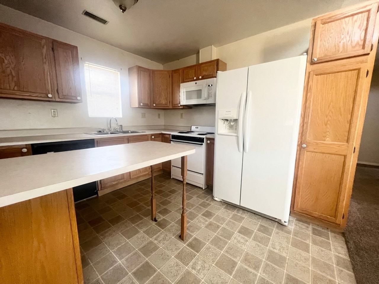 3229 Coleman St - Photo 7 of 8