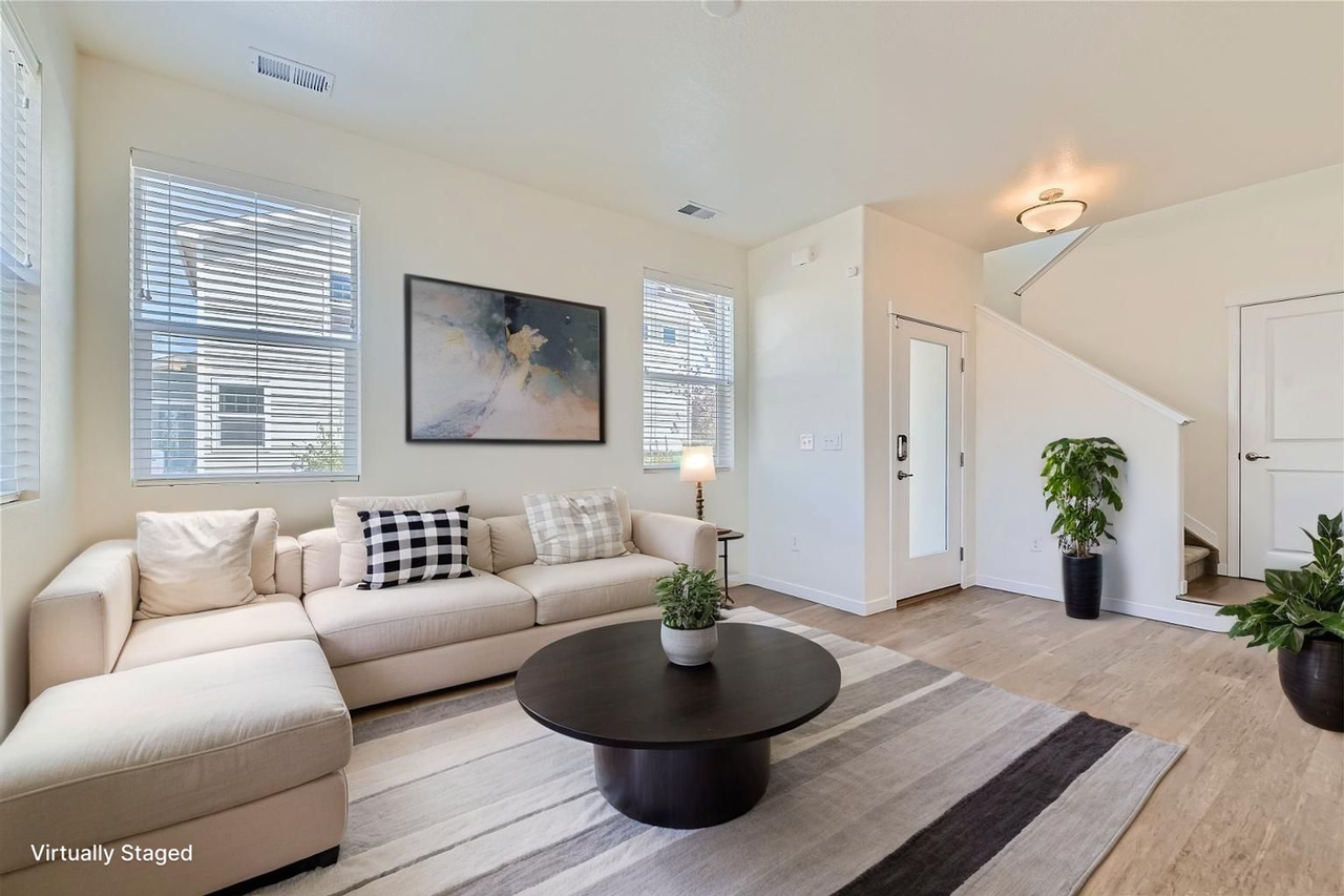 9699 Albion Ln - Photo 4 of 20