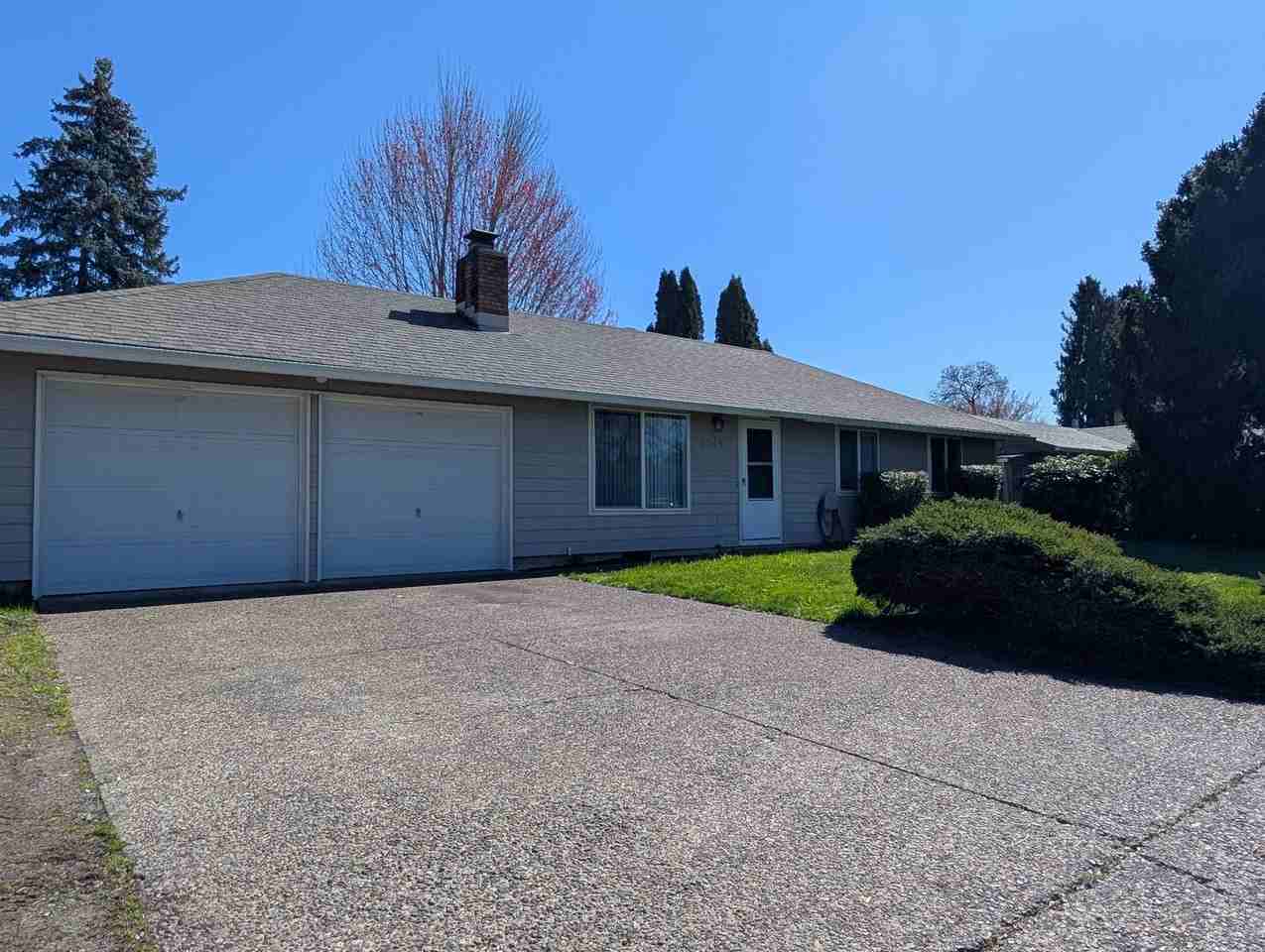 2549 York St - Photo 2 of 25